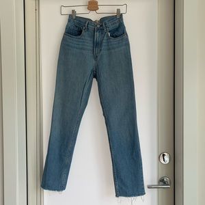 Everlane Cheeky high waist straight raw hem size25